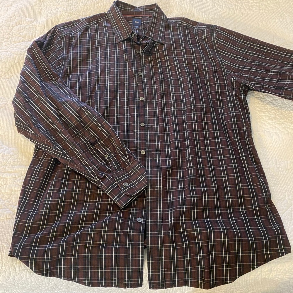 Men’s Gap dress shirt